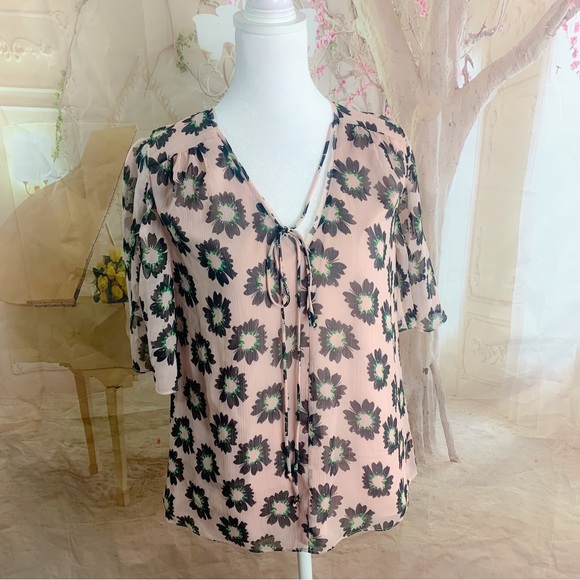 NEW Ted Baker Harlynn Floral Flutter Sleeve Chiffon Top - Picture 2 of 12